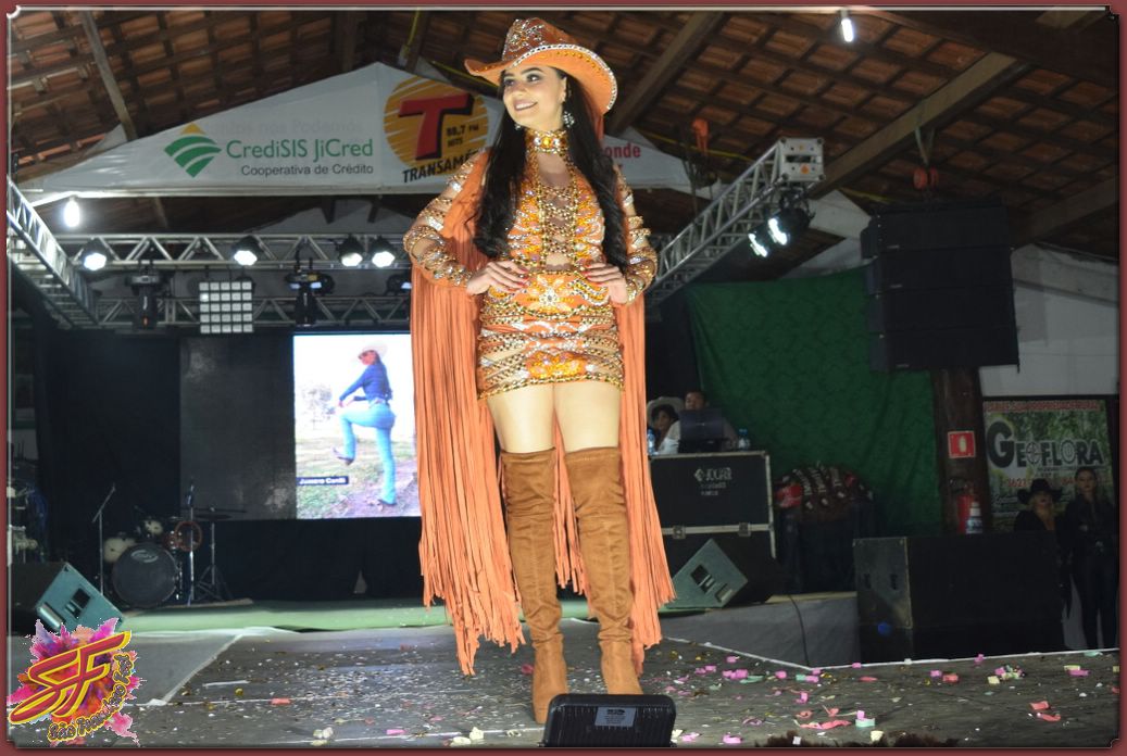 DESFILE DA RAINHA DA EXPOVALE 2019
